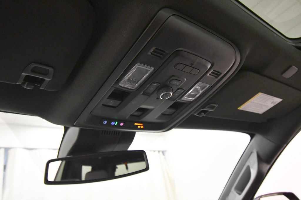 Used 2024 Chevrolet Tahoe Z71 w/ Luxury Package AWD/4WD image 29