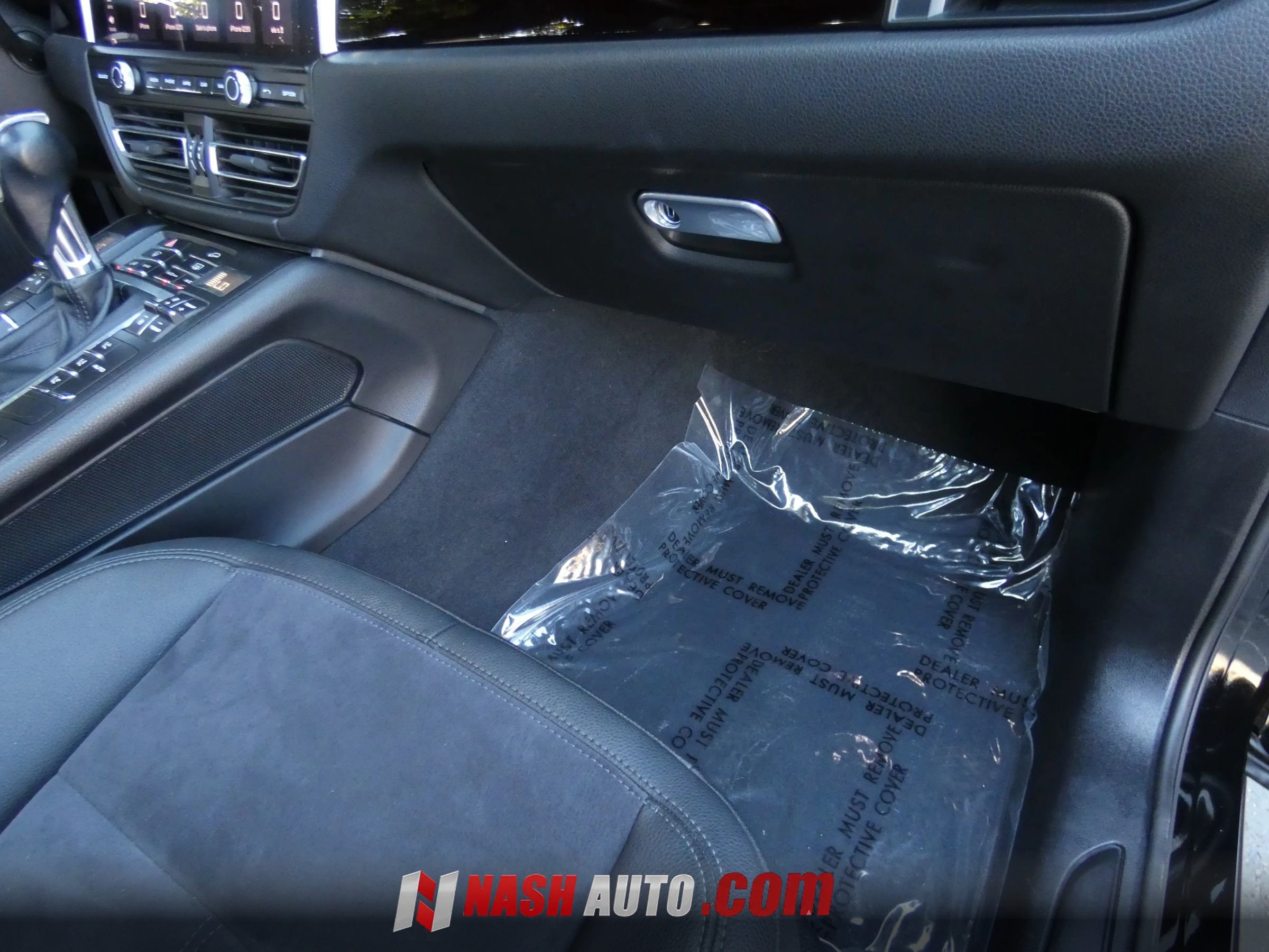 Used 2020 Porsche Macan AWD/4WD image 33