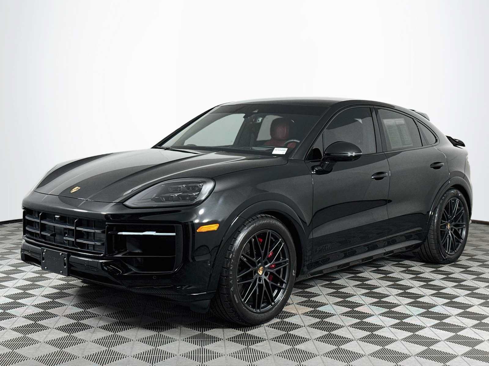 Used 2025 Porsche Cayenne GTS AWD/4WD image 1