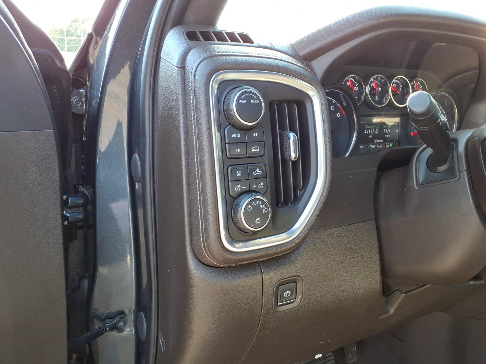 Used 2020 Chevrolet Silverado 1500 RST w/ Texas Edition AWD/4WD image 9