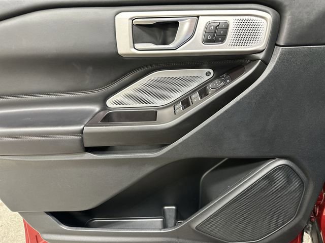Used 2020 Ford Explorer Platinum w/ Premium Technology Package AWD/4WD image 17