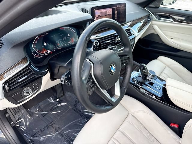 Used 2023 BMW 530i w/ Premium Package RWD image 27