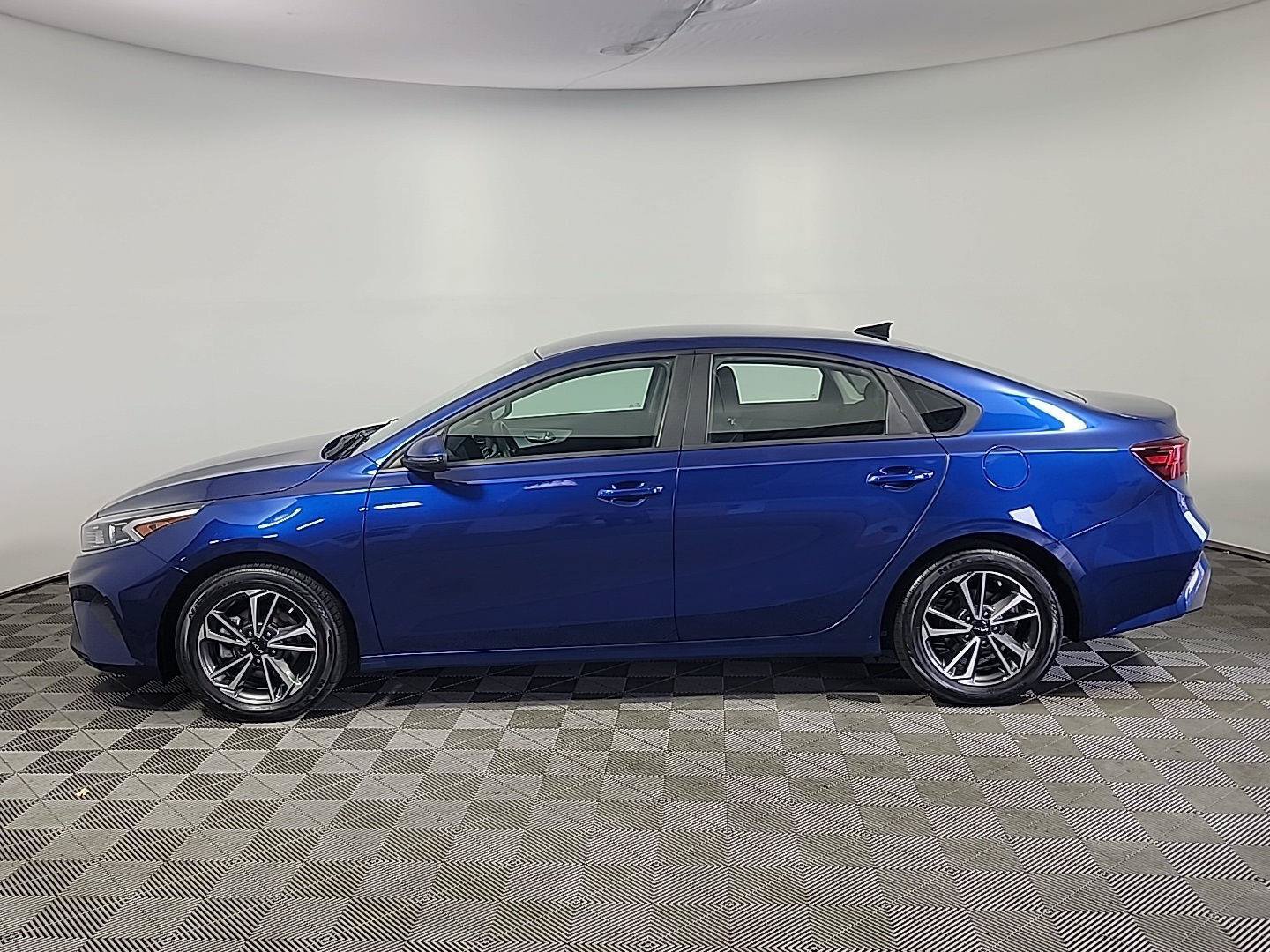 Used 2022 Kia Forte LXS w/ LXS Technology Package FWD image 11