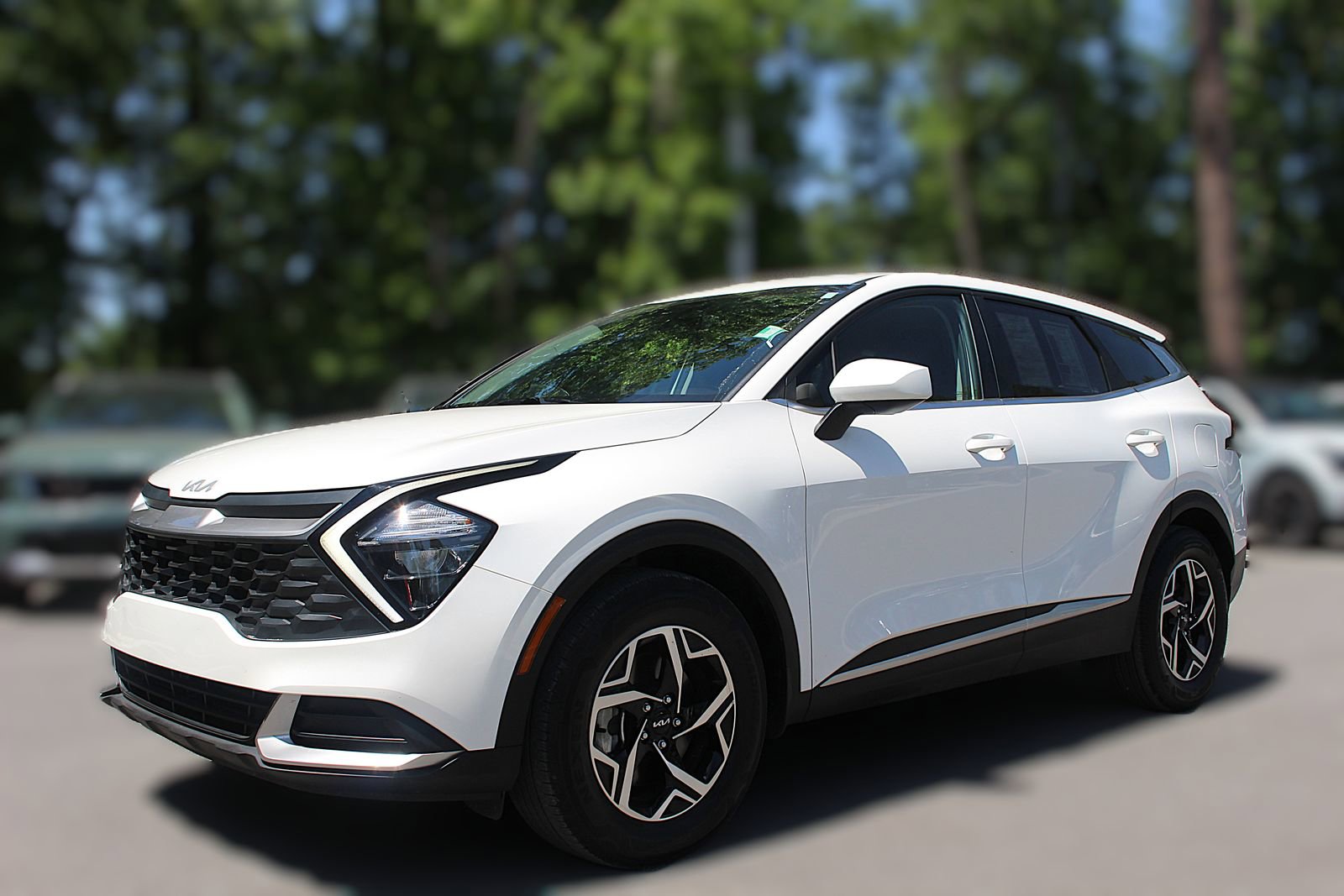 Certified 2023 Kia Sportage LX image 3