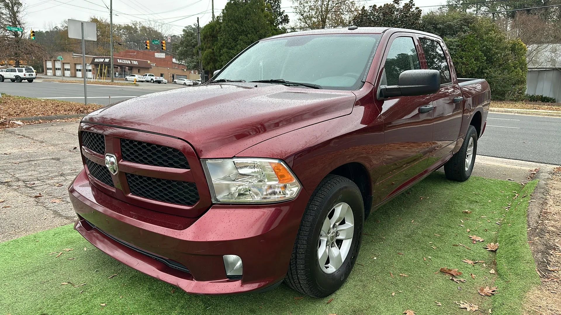 Used 2017 RAM 1500 Express image 3