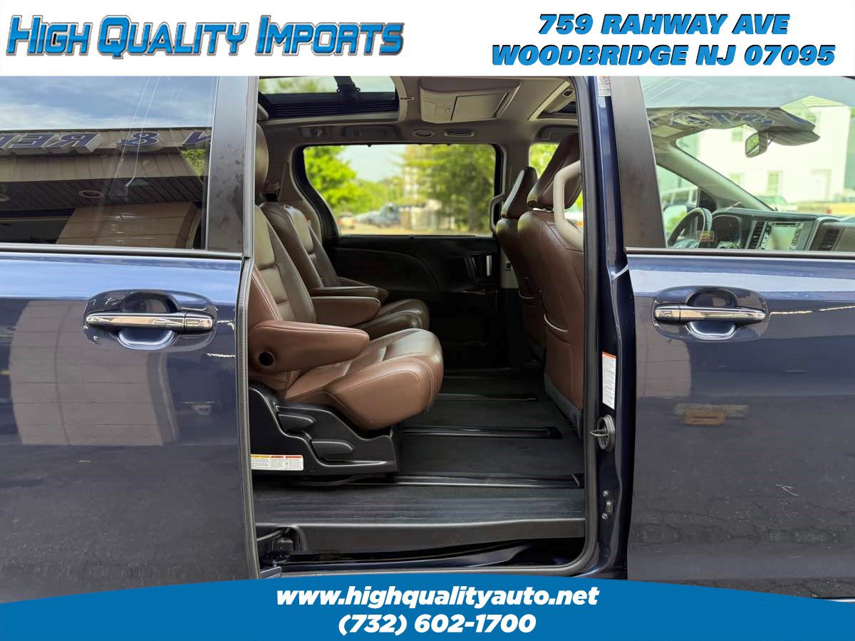 Used 2020 Toyota Sienna Limited Premium AWD/4WD image 19