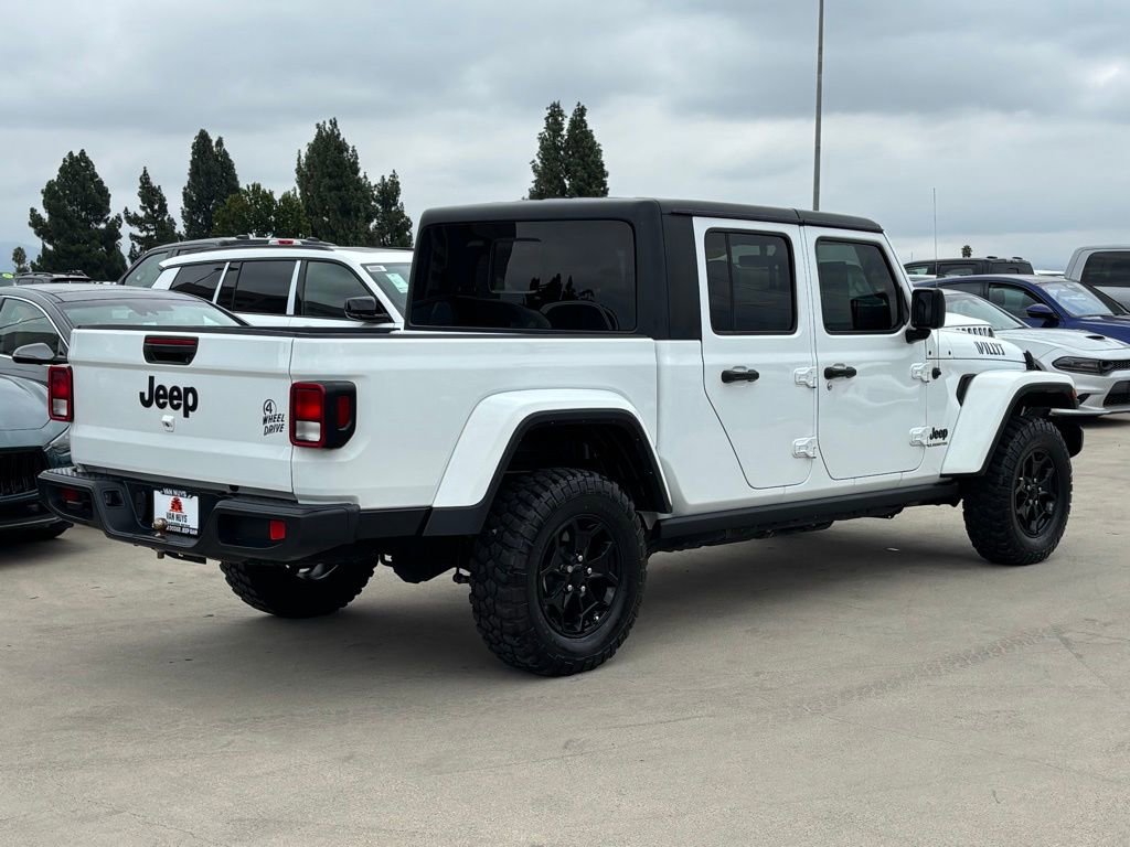 Used 2022 Jeep Gladiator Willys image 4