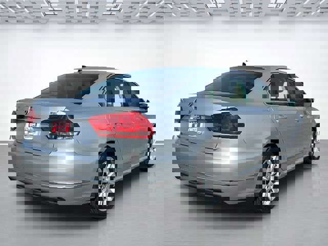 Used 2013 Volkswagen Passat 2.5 SEL Premium image 4