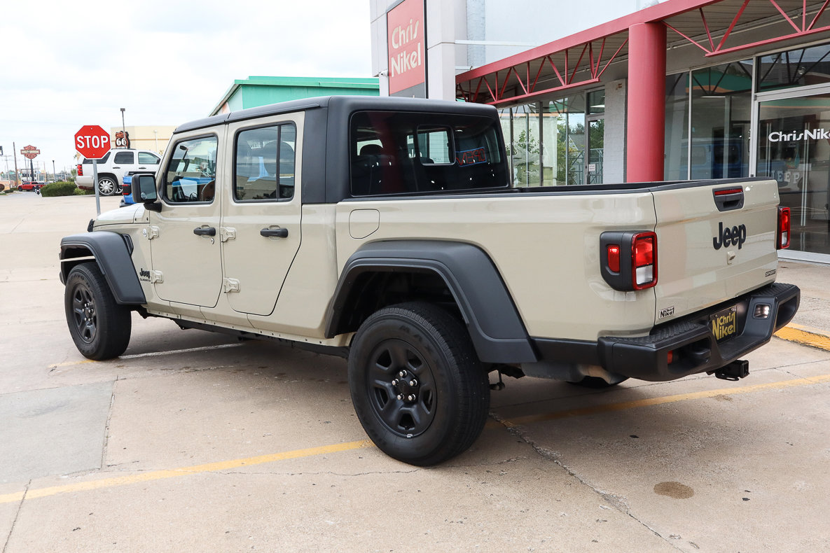 Used 2020 Jeep Gladiator Sport image 6