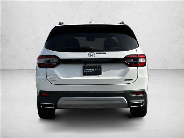 New 2025 Honda Pilot Touring image 8