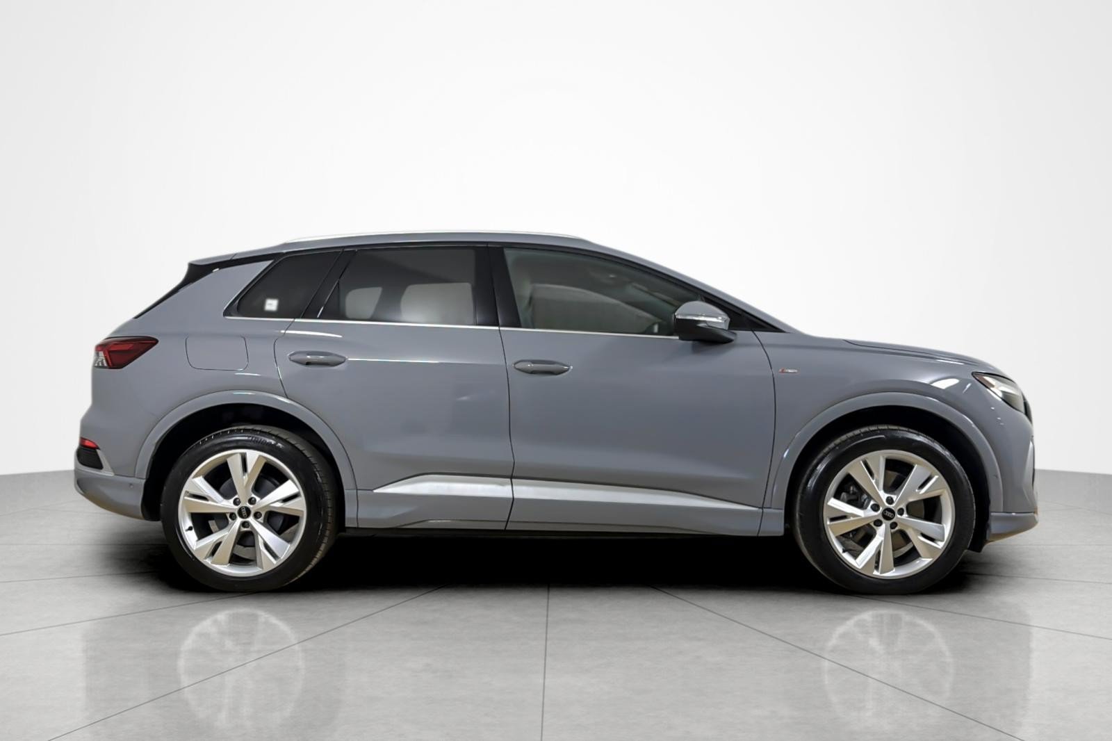 Certified 2023 Audi Q4 e-tron Premium Plus w/ Premium Plus AWD/4WD image 6