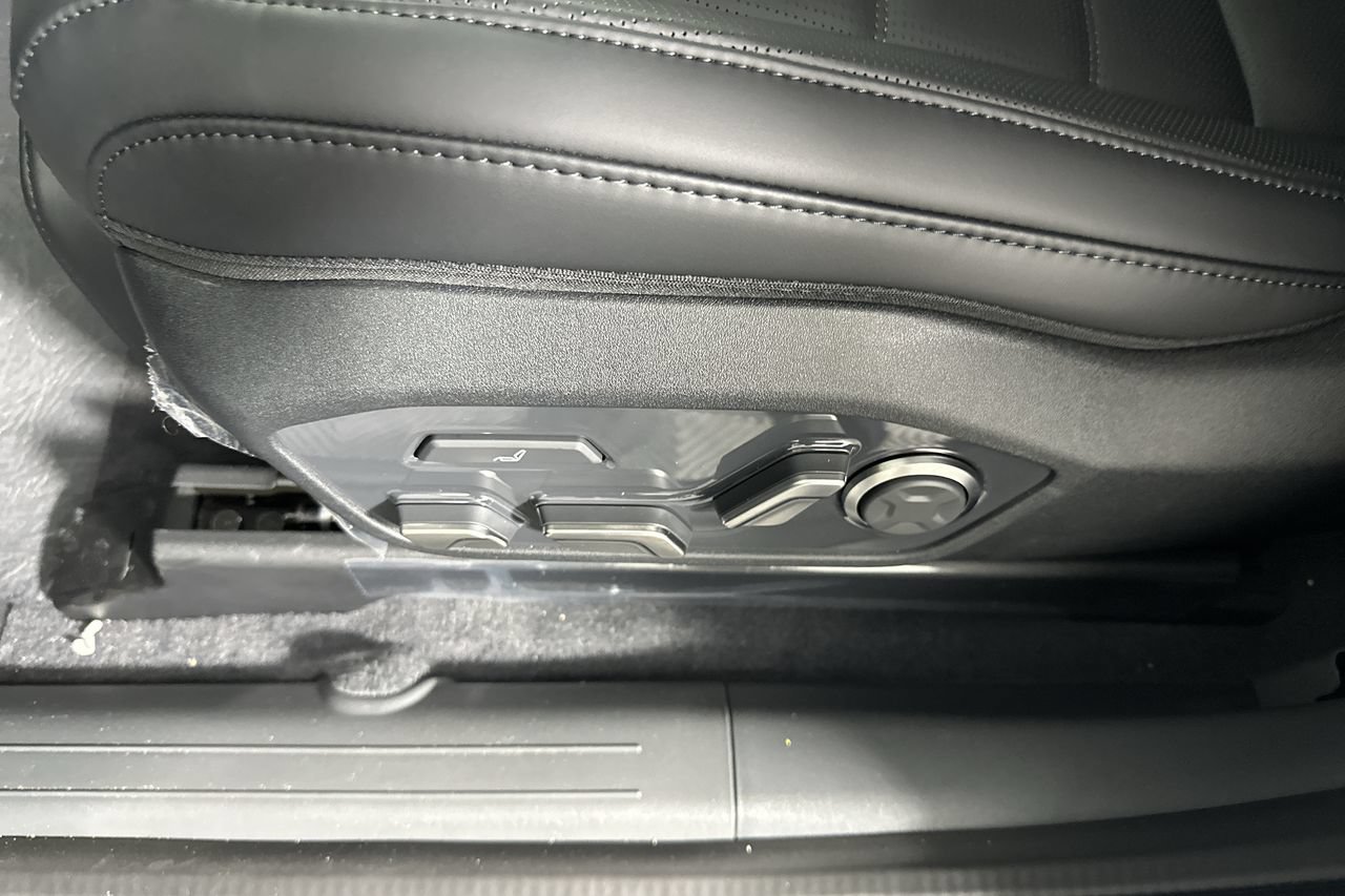 New 2027 Kia EV9 Land AWD/4WD image 4
