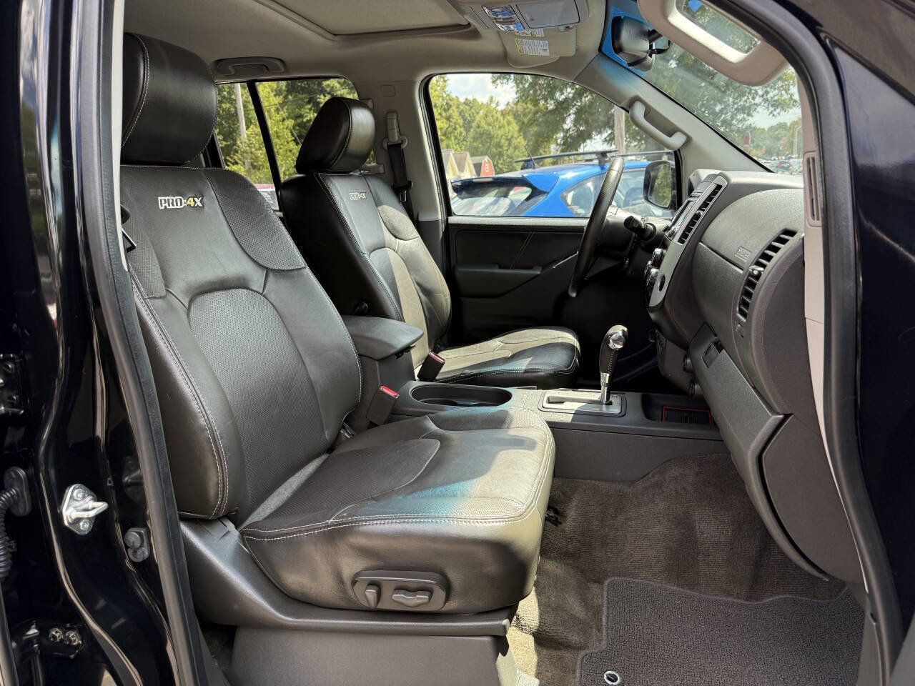Used 2017 Nissan Frontier PRO-4X w/ Pro-4x Luxury Package image 15