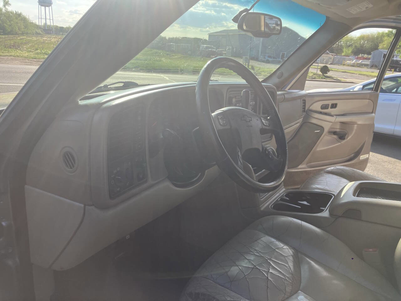 Used 2003 Chevrolet Suburban Z71 image 33