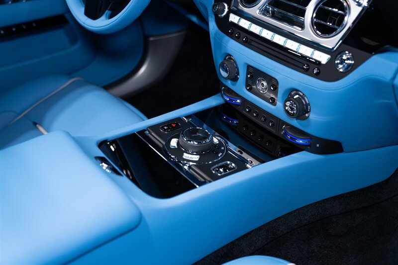 Used 2016 Rolls-Royce Dawn RWD image 33