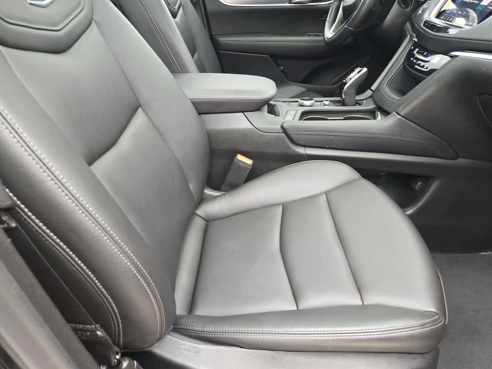 Used 2024 Cadillac XT6 Luxury w/ LPO, Floor Liner Package AWD/4WD image 21