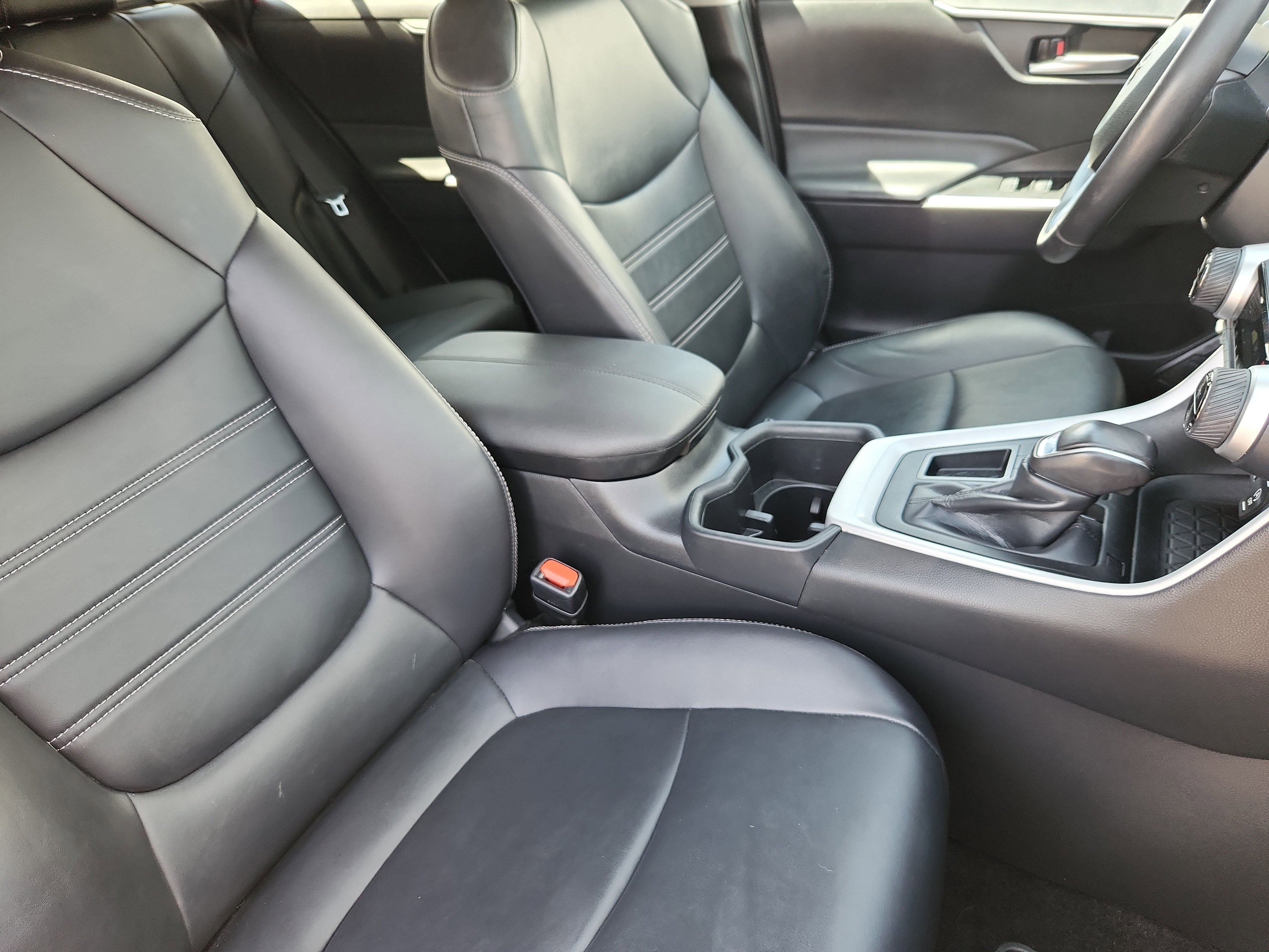 Used 2024 Toyota RAV4 XLE Premium FWD image 15