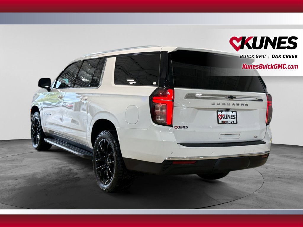 Used 2022 Chevrolet Suburban LT w/ Luxury Package AWD/4WD image 8