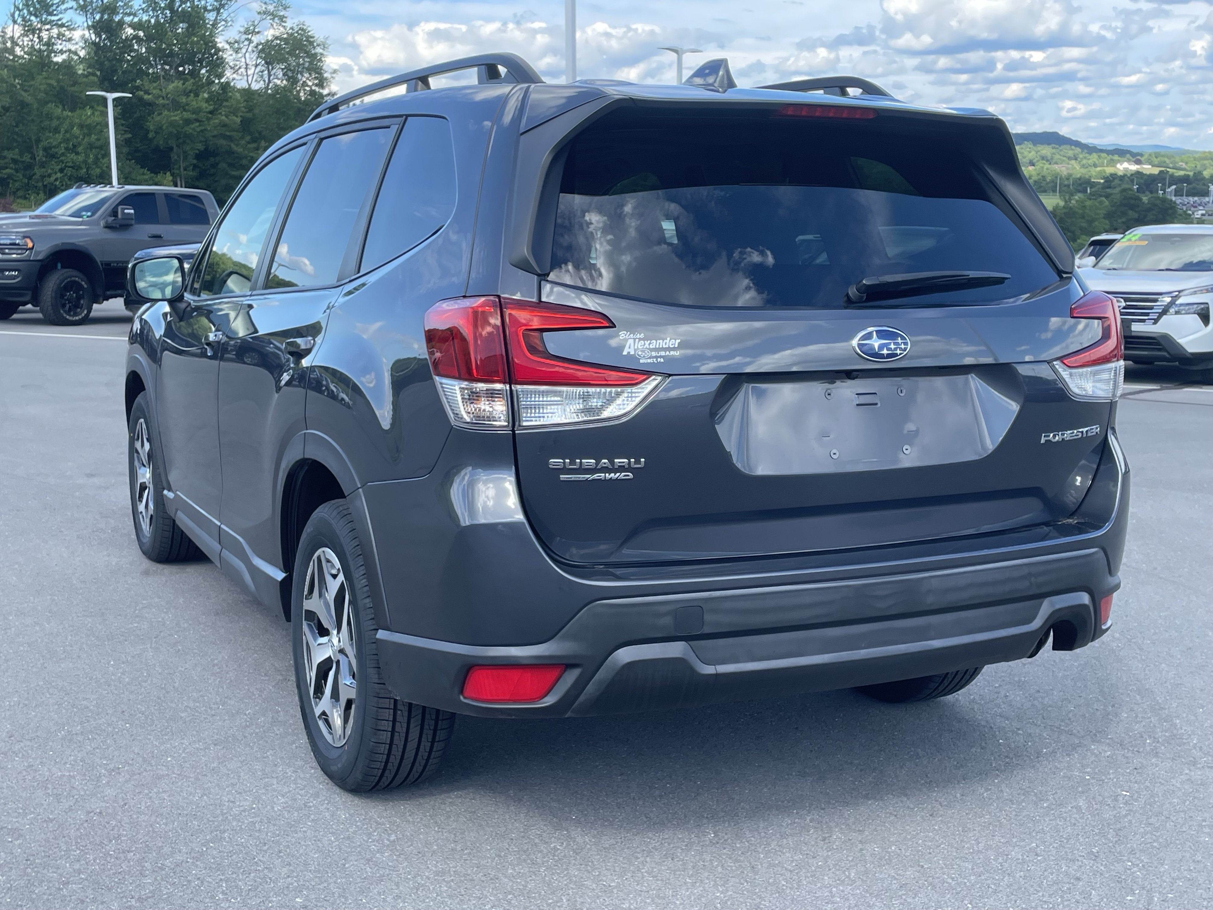 Certified 2023 Subaru Forester Premium AWD/4WD image 6