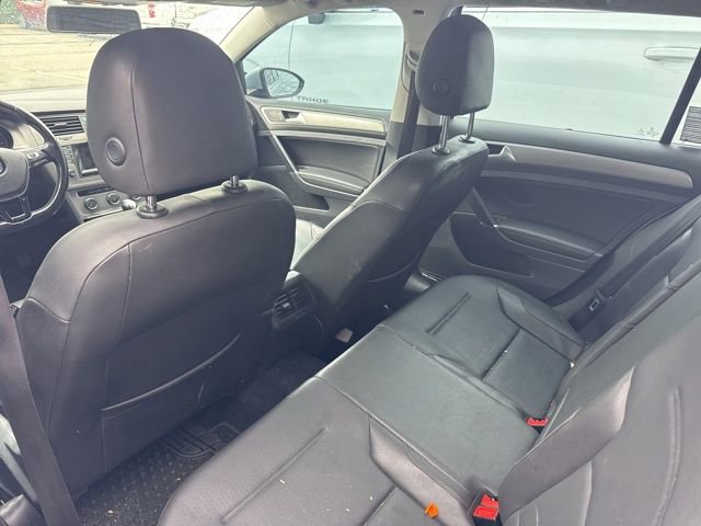 Used 2015 Volkswagen Golf TDI S image 5