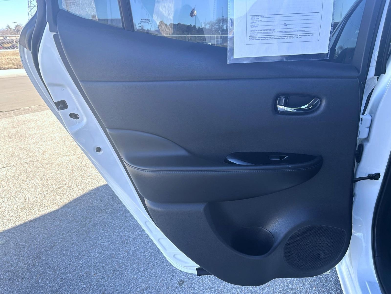 Used 2015 Nissan Leaf SL w/ Premium Package image 17