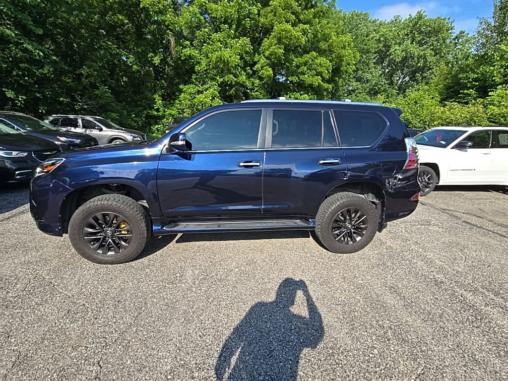 Used 2020 Lexus GX 460 Premium w/ Premium Package AWD/4WD image 3