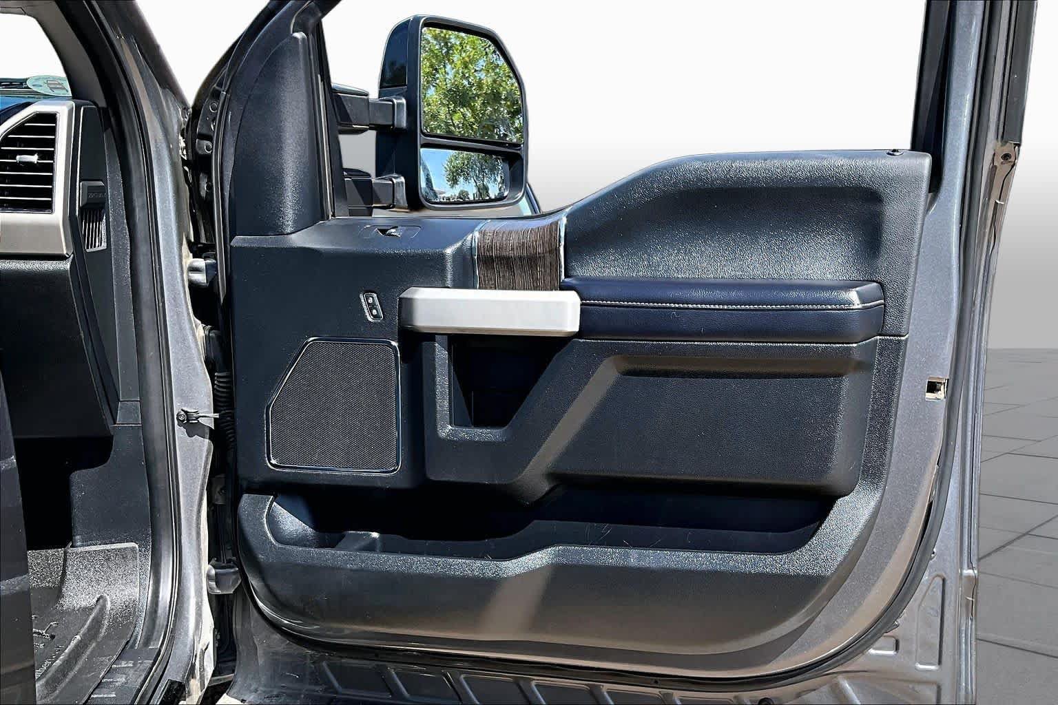 Used 2021 Ford F350 Lariat AWD/4WD image 21