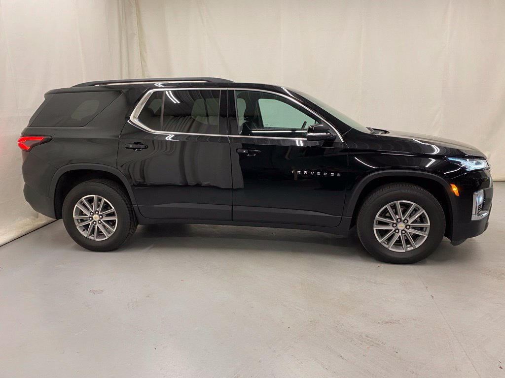 Used 2024 Chevrolet Traverse LT w/ LPO, Floor Liner Package AWD/4WD image 9