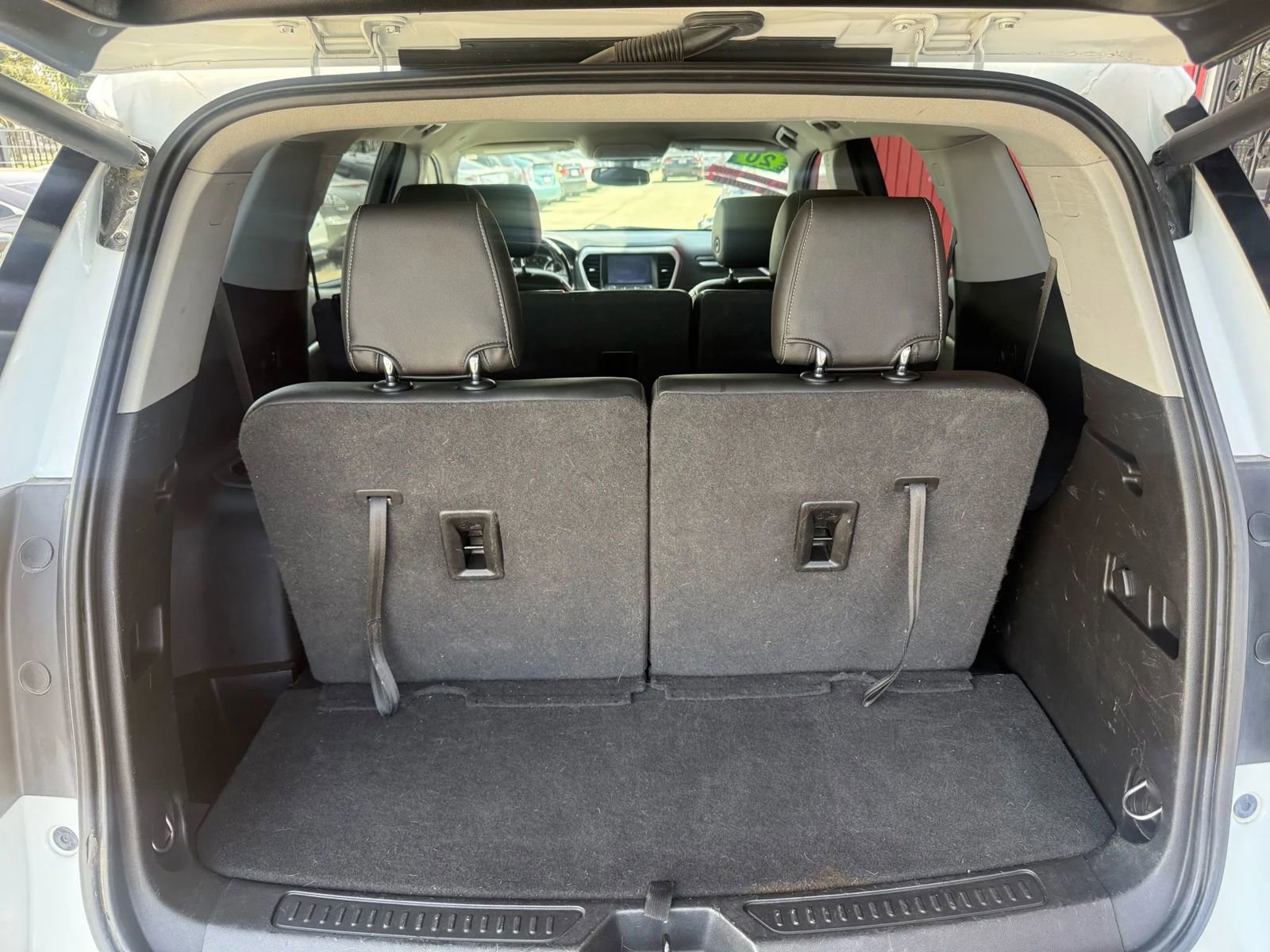 Used 2020 GMC Acadia SLT w/ Premium Package image 10