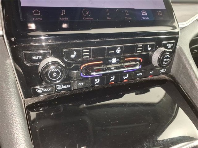 Used 2023 Jeep Grand Cherokee Limited image 21