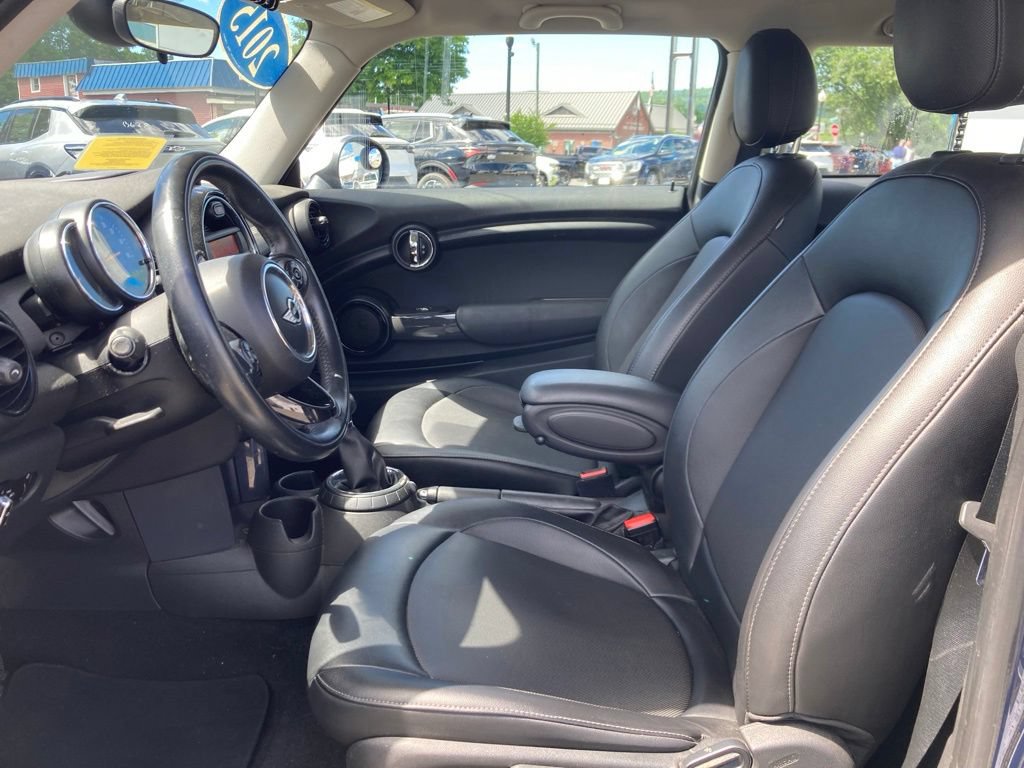 Used 2015 MINI Cooper 2-Door Hardtop FWD image 3
