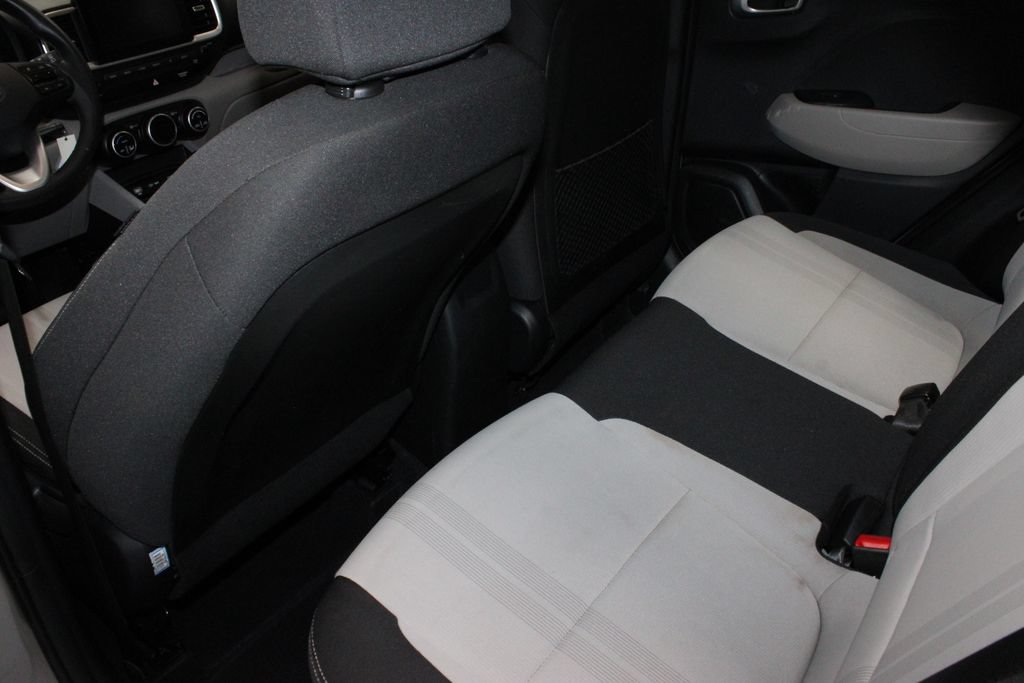Used 2023 Hyundai Venue SEL FWD image 20
