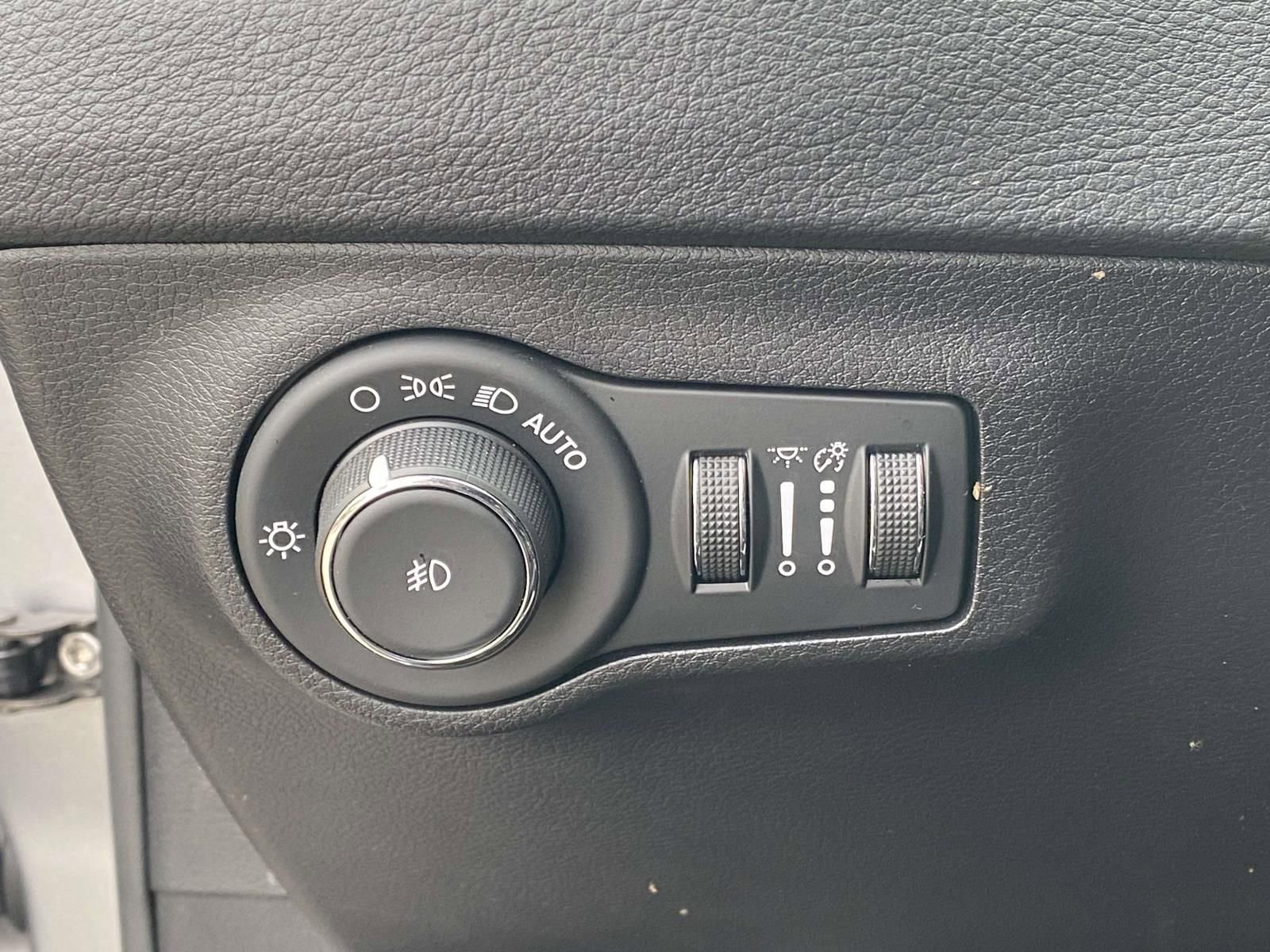 Used 2020 Jeep Compass Latitude image 18