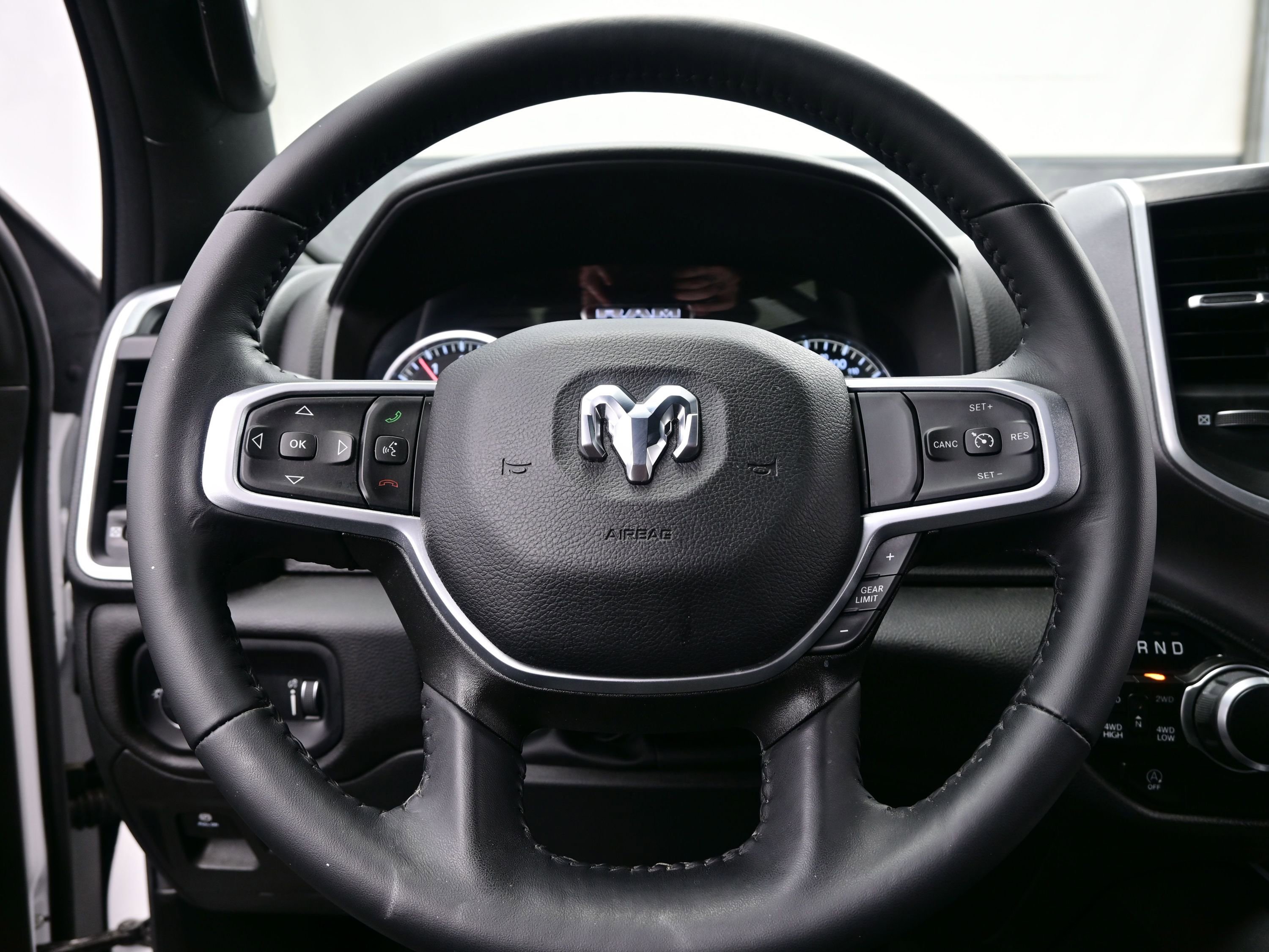 Used 2023 RAM 1500 Big Horn AWD/4WD image 25