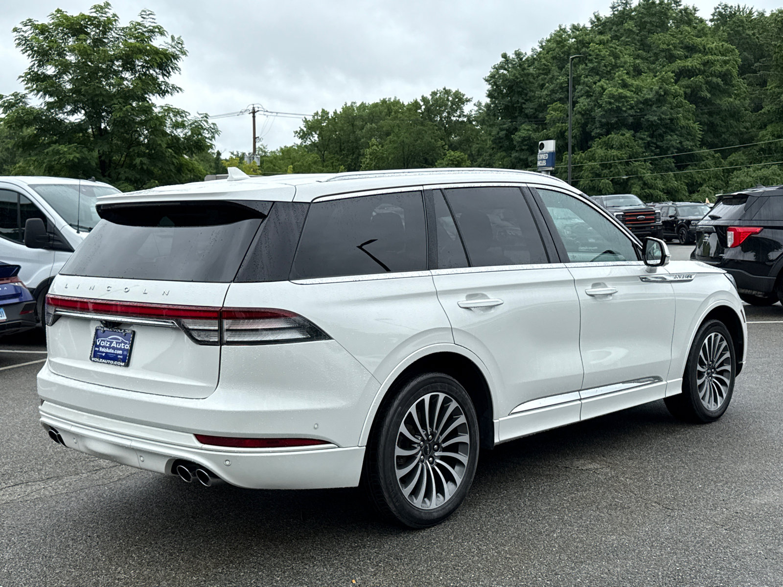 Used 2022 Lincoln Aviator Reserve w/ Equipment Group 201A AWD/4WD image 4