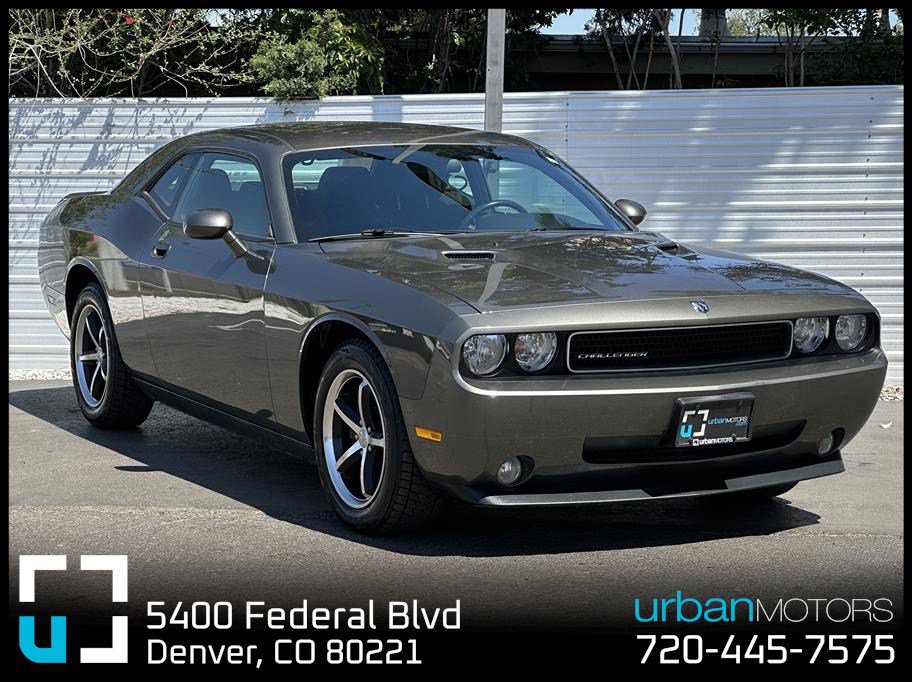 Used 2010 Dodge Challenger SE RWD image 1