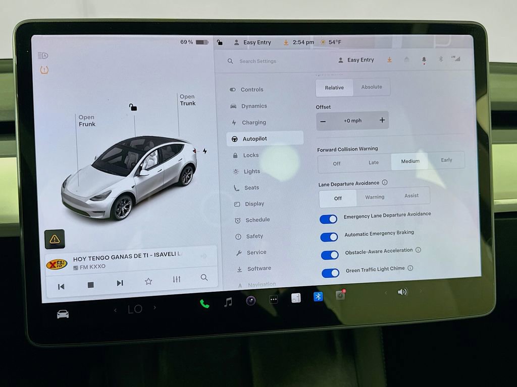 Used 2021 Tesla Model Y Long Range image 32