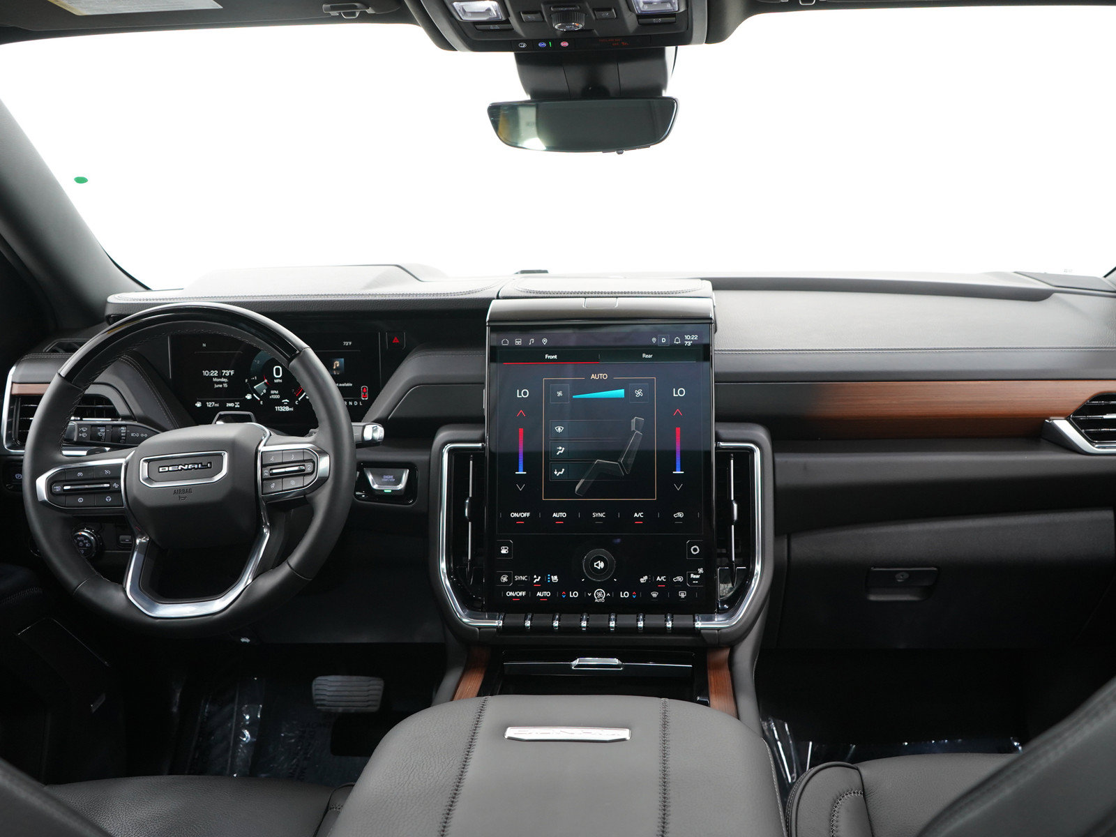 Used 2025 GMC Yukon XL Denali w/ Denali Reserve Package AWD/4WD image 15