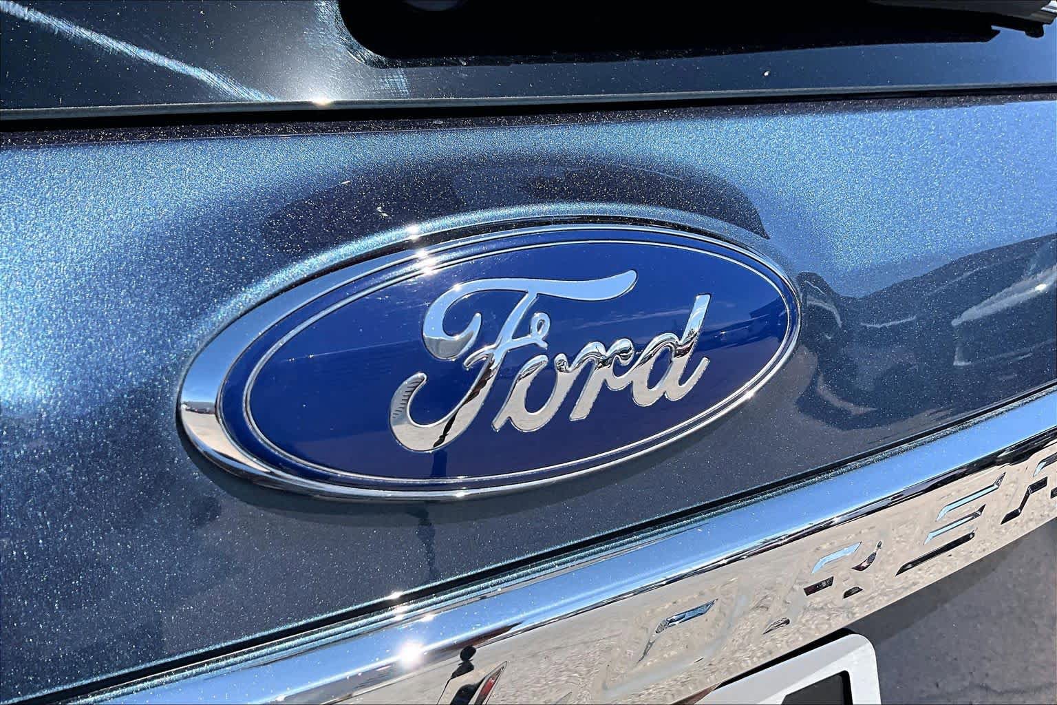 Used 2019 Ford Explorer XLT w/ Equipment Group 201A FWD image 29