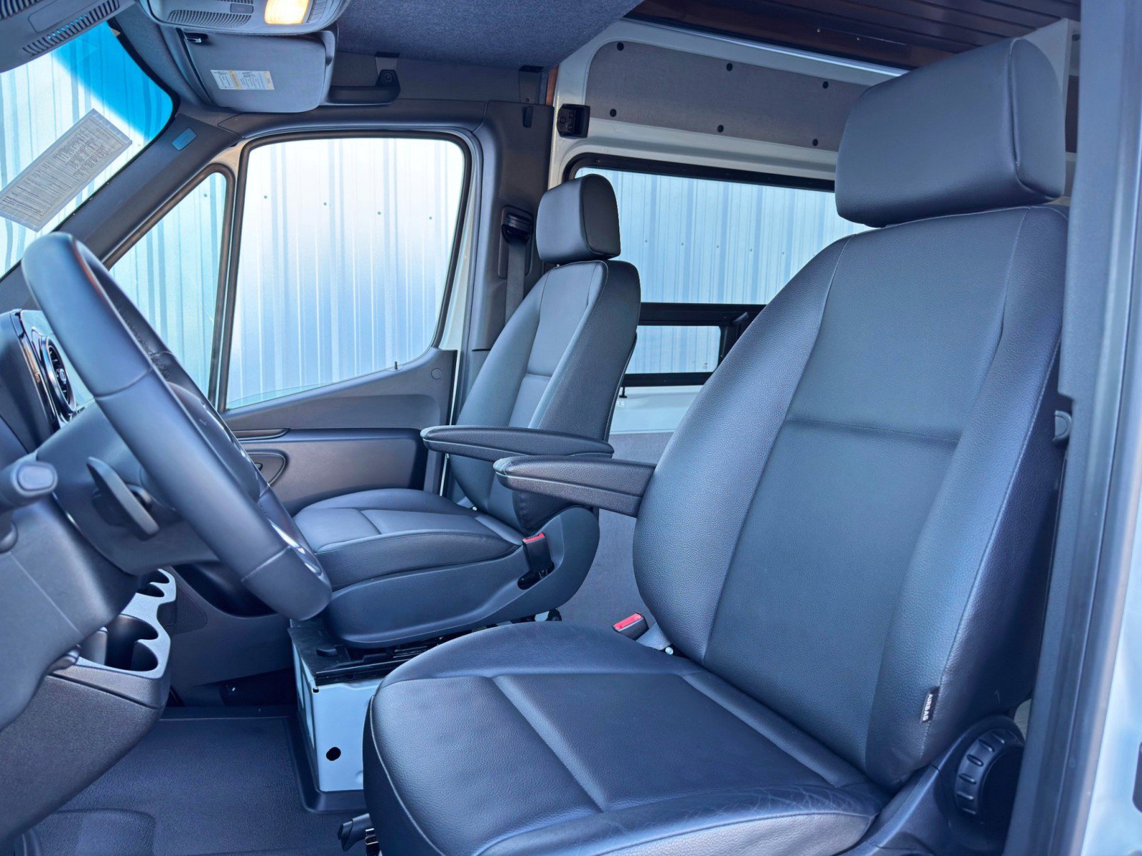 Used 2021 Mercedes-Benz Sprinter 2500 w/ Premium Plus Package image 34