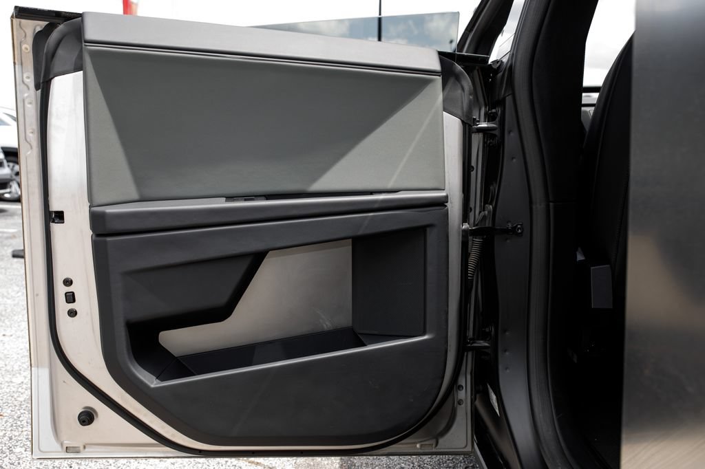 Used 2025 Tesla Cybertruck AWD Crew Cab image 21