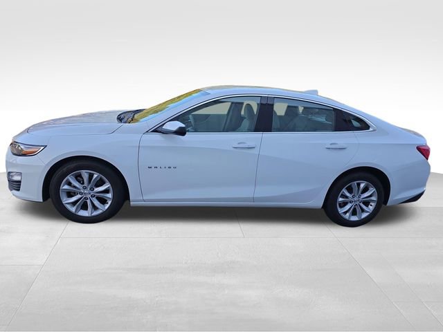 Used 2025 Chevrolet Malibu LT image 2