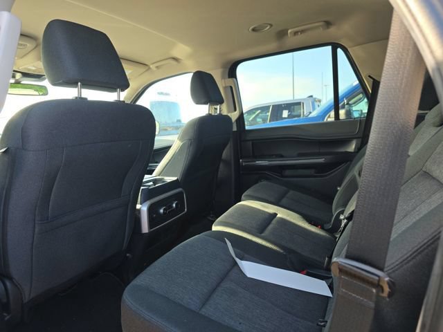 Used 2024 Ford Expedition XLT AWD/4WD image 3