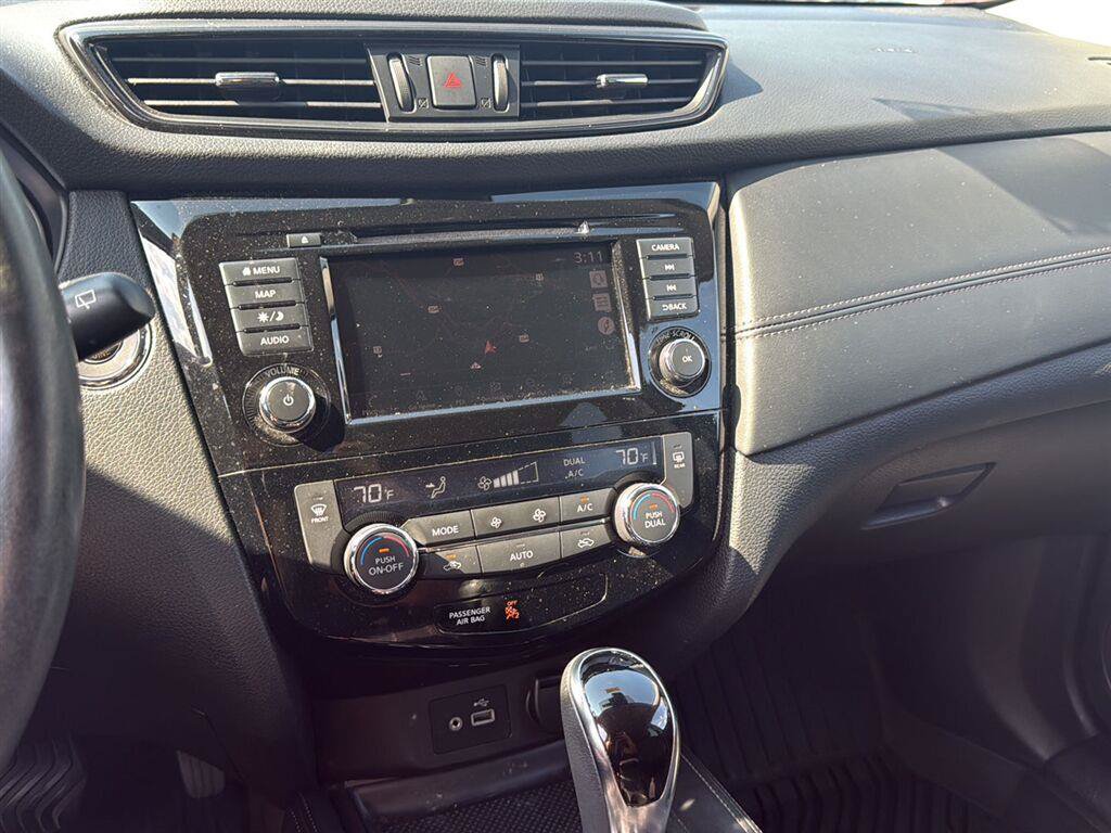 Certified 2018 Nissan Rogue SL w/ Premium Package AWD/4WD image 11