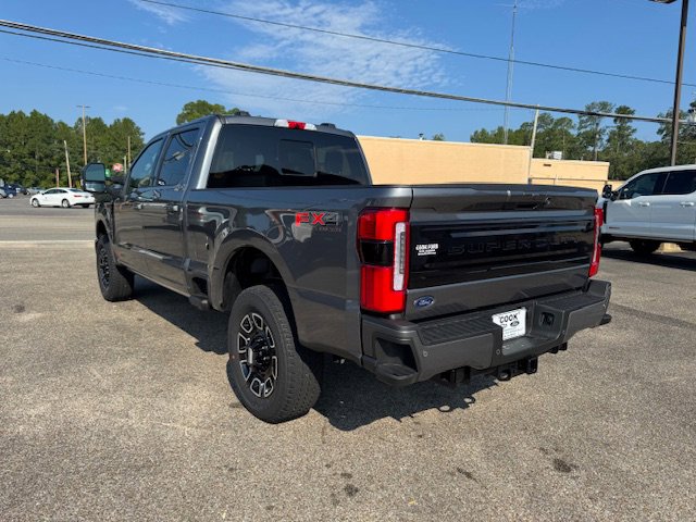 New 2025 Ford F250 4x4 Crew Cab Super Duty image 8