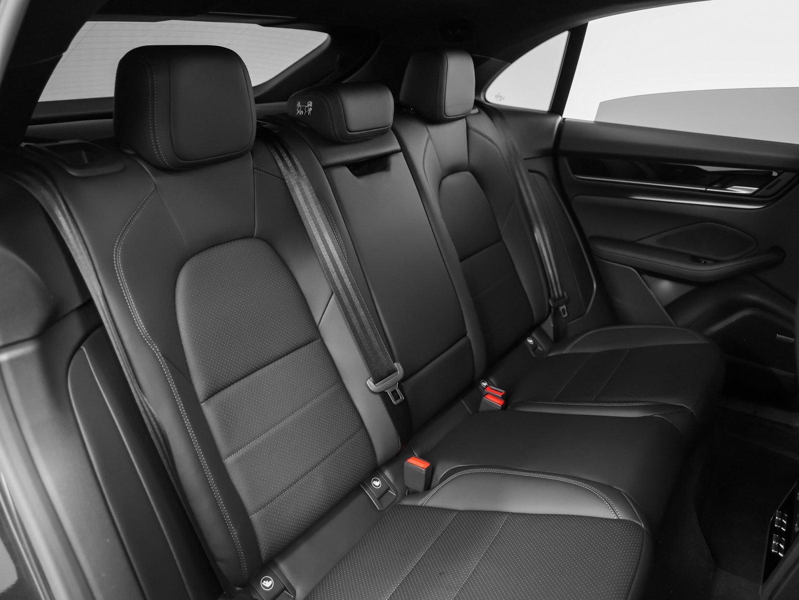 Certified 2025 Porsche Macan 4 Electric image 25