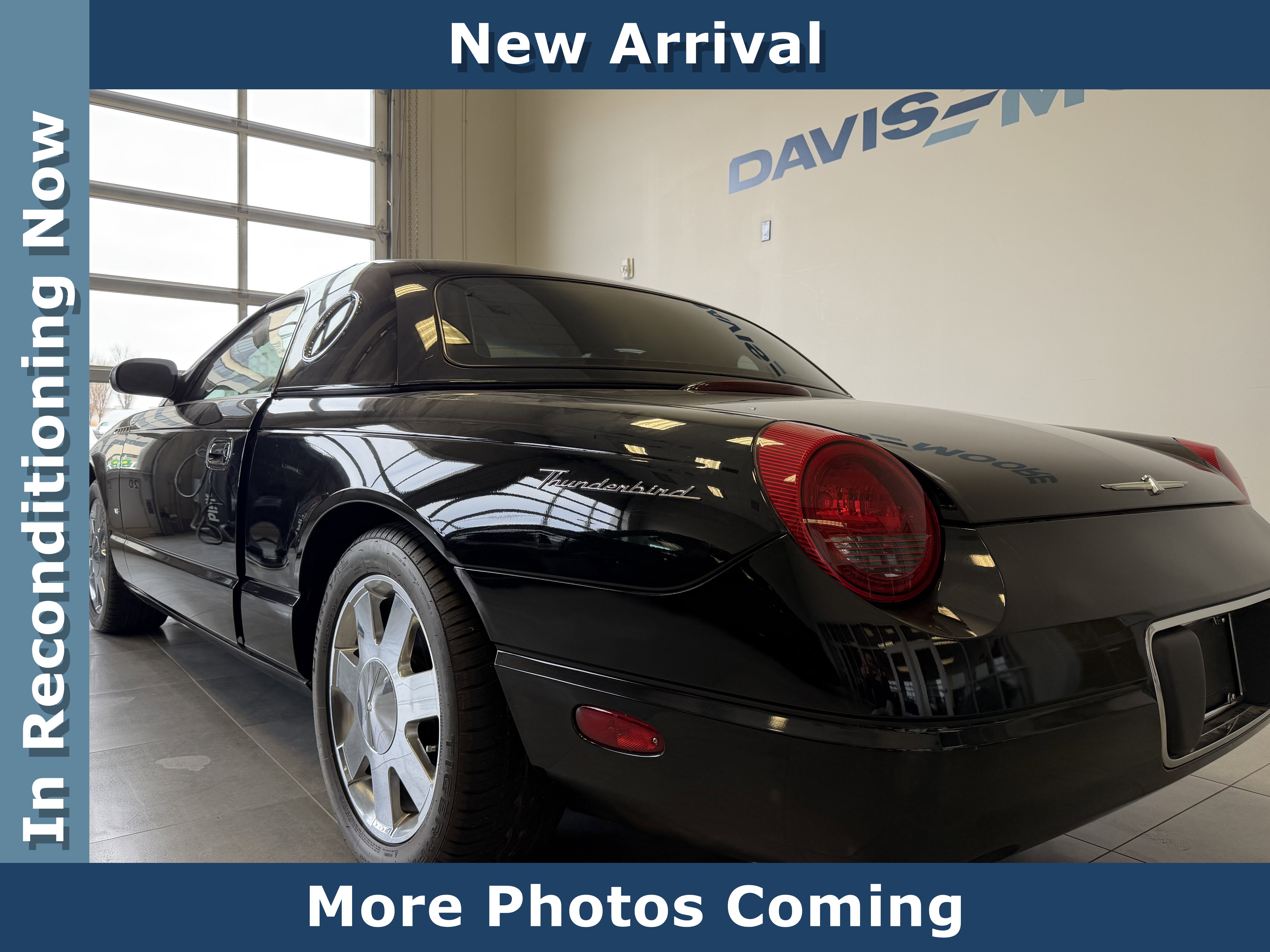 Used 2003 Ford Thunderbird Base image 3