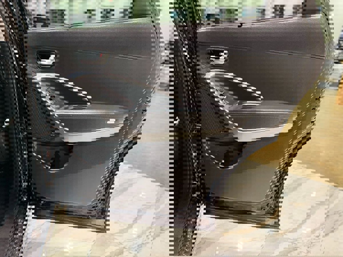 Used 2017 Hyundai Santa Fe SE w/ SE Ultimate Tech Package 03 image 38