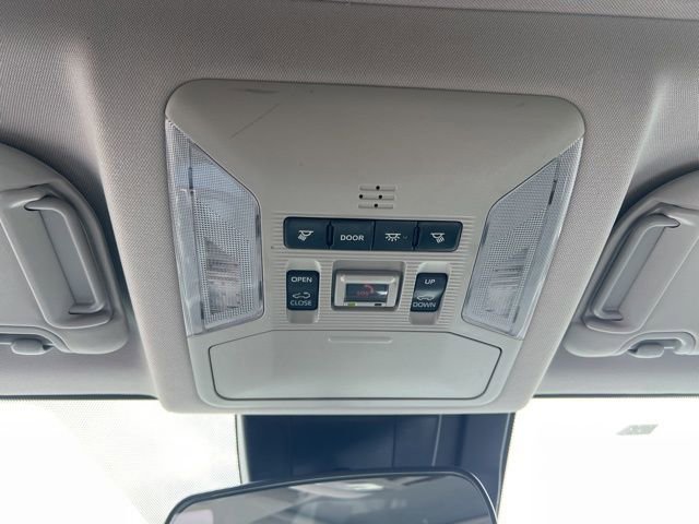 Used 2020 Toyota RAV4 XLE w/ Convenience Package image 23