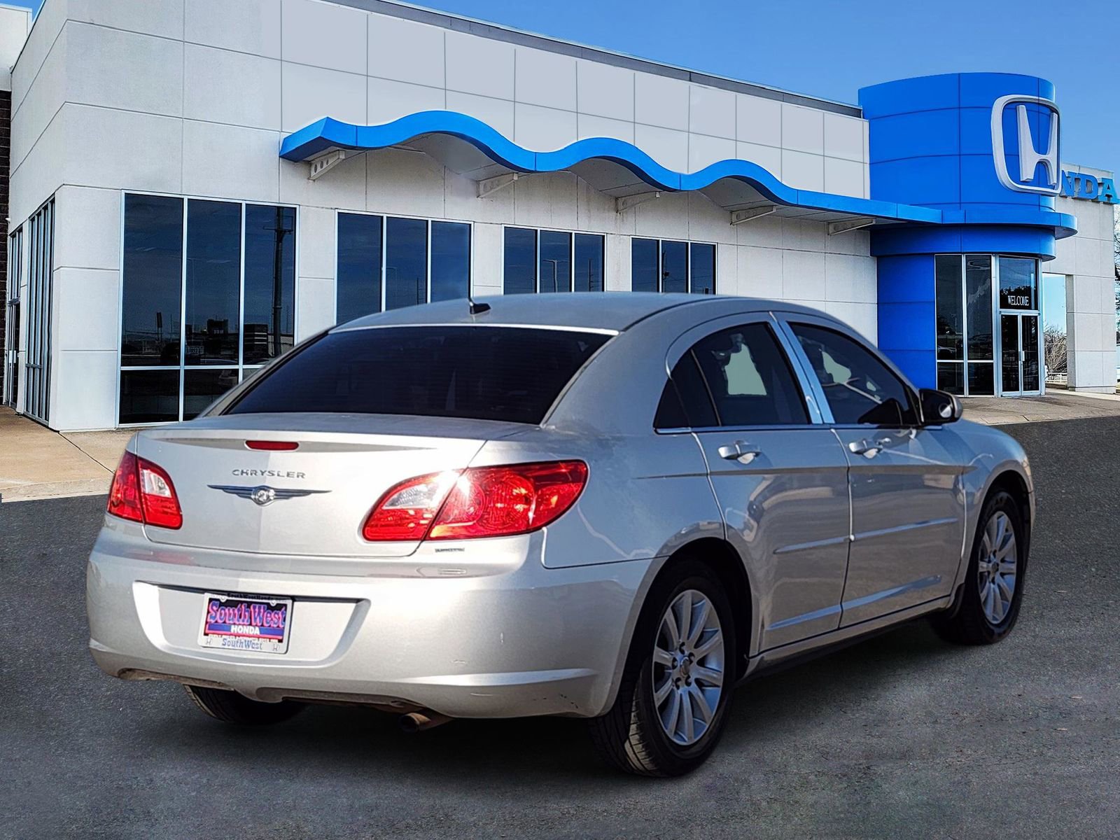 Used 2010 Chrysler Sebring Limited image 5